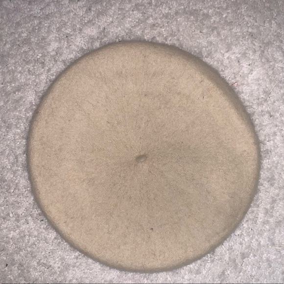 100% Wool Cream Beret with Wool Tassel - Picture 2 of 2